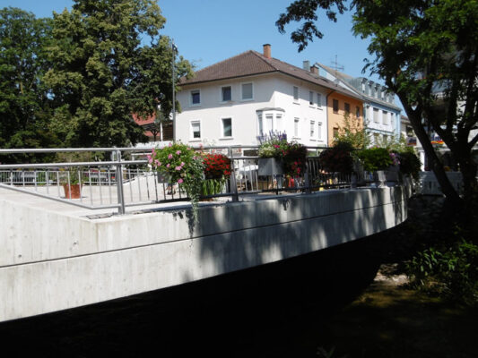 Erneuerung Bernhardusbrücke über den Neumagen in Bad Krozingen