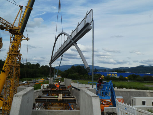 Brücke über die Suwonallee (Stadionzufahrt) in Freiburg