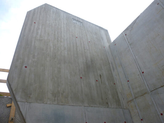 Brücke über die Suwonallee (Stadionzufahrt) in Freiburg